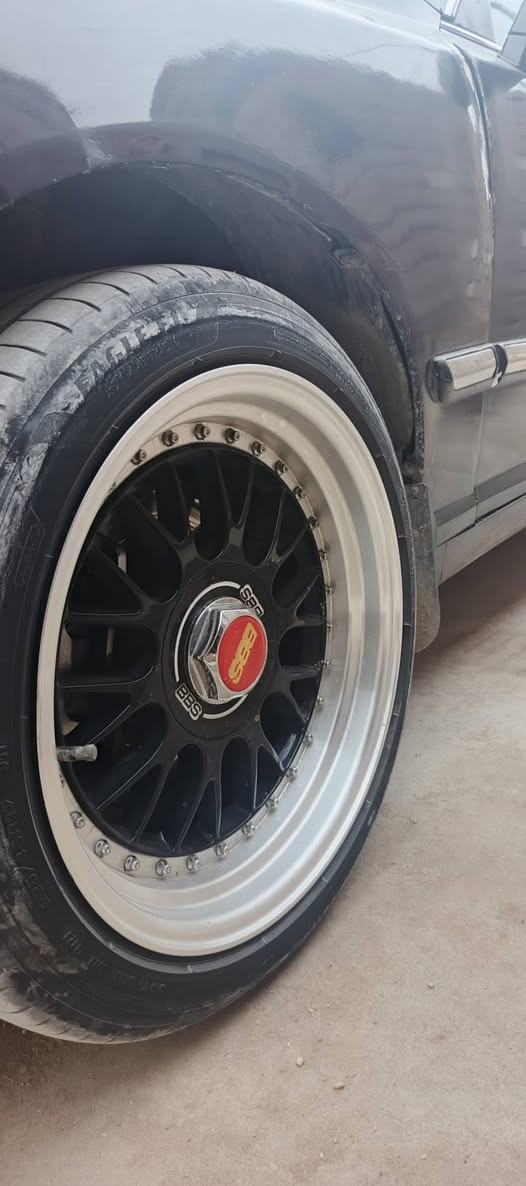 السلام عليكم (هونداي سونتاا 2005)
مكينه كارتون صار شهرين من شاده مكينه وكير كارتون شرط

كهربايات كله جدد  

سياره رقم نكليزي سنويه جديده سياره اب اسمي شرط تحويل نفس يوم وشوكت ما تريد غرامات مصفره سياره عباره عن طياره ترايك وين ما تريد شرط تمشي بيه ودك فوك 200 

وياله رياضي تخبل المرغوبات 

الحداديه نص عمر ما كلك 100على 100 نص عمر 

صرفه يخبل كهربايات شغاله من كلشي شرط تجي شوف شوف العين وتفحص وين ما تريد
المكان                          ناصريه-سوق الشيوخ  

سعره 70وبيه مجال قليل للشراي (اذ اكو مراوس وعجبتني سياراته همين عادي وكلنه خيوه ونتفاهم) رقم المبايل *********** 

وتعال وشوف وذ ما عجبتك تضيف يمنه واندي واجبنه ولله وياك ولله يسهلك وتلكه الحسن والسوك كلشي بي
