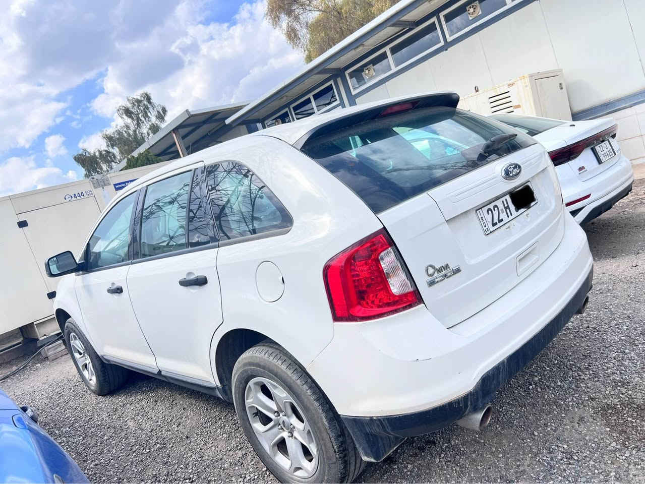 ***********
فۆرت ئیدج 2013 خلیجی ژینگەو سەنەوی  تا 2029 نوێیە هیج سبوغ و لێدرانی نییە تەنیا بستێک PDR هەیە لە جاملغی پێشەوە وێنە کەم داناوە گێر و مەکینەو کارەبایاتی بەشەرتە یەک دینار مەسرەفی تێدا نییە 4تایەی نوێی لە ژێرە   نرخ  115 مەجال أربيل, العراق
