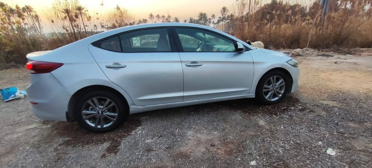 السلام عليكم النتره ١٧ خليجي رقم نجف مكفوله من الضربه جاهزه من كلشي مكانه غماس فول عده الفتحه والبصمه *********** السعر ١٤٠ بيه مجال
