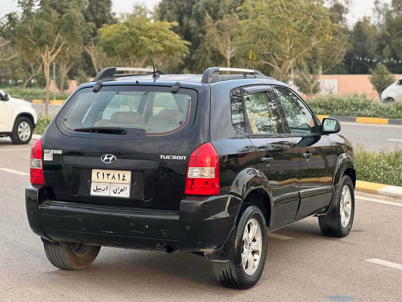هيونداي توكسون 2009 خليجي — داخل بيج 🌟

سيارة نظيفة جداً وتستحق المشاهدة، استخدام مرتب وما بيها أي كالبونة أو حوادث.
فقط بونيه صبغ تجميلي بدون تبديل وبدون ليد، والسيارة كلها على وضعها الأصلي. ✅

🔹 المواصفات:
ABS
حساسات
كاميرا
بروجكتر
ويل كاب
وغيرها الكثير

🔹 الحالة:
مكفولة من ناحية الجير والمكينة والتبريد
التبريد شغال بكفاءة ممتازة
تايرات وسيتات جديدة
سنوية جديدة
السيارة جاهزة للتحويل والوكالة والغرامة

✨ السيارة جداً نظيفة مثل الصور وأجمل، وما تحتاج أي مصروف.

💰 السعر: 104 ورقة قابل للنقاش للجادين
📍 الموقع: كلار

📞 الاتصال:
***********

📲 واتساب:
0750307395

هۆندای تۆکسۆن 2009 خلیجی. ناو زەرد. تەنها بۆنیدی بۆیاخە بئ ناوگرتن و بئ لیدراو. کالبوونەوەی نیە. سۆنەریم داناوە. مواسەفات(ABS. ویل کەپ. حاسە. کامیرا. بلاجکتۆر….هتد ). بەشەردی گیر و مەکینە و تبرید. بئ عەیب. سەنەوی تازەیە. بەشەردی تحویل و وەکالە و غەرامە. تاییە و سەدری تازەیە. سەیارەیەکی زۆرپاک. هیچ کالبوونەوەشی نیە. تەبریدی لەشوین خۆیدا کار دەکا. سەیارەکە وەک وینەکان جوان و پاکە. سعر فرۆشتن 104 گەلا. 
شوین. کەلار

ژمارەی مۆبایل 
***********

واتس اپی لەسەرە 

*********** كالار, السليمانية
