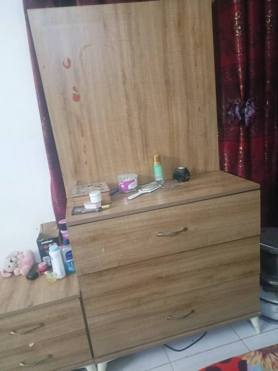 غرفة نوم 5قطع للبيع نقص مرايه سعرر 200الف


**إذا كنت صاحب هذا الإعلان وتريد حذفه لأي سبب، رجاءا أرسل رسالة إلى الدعم الفني**