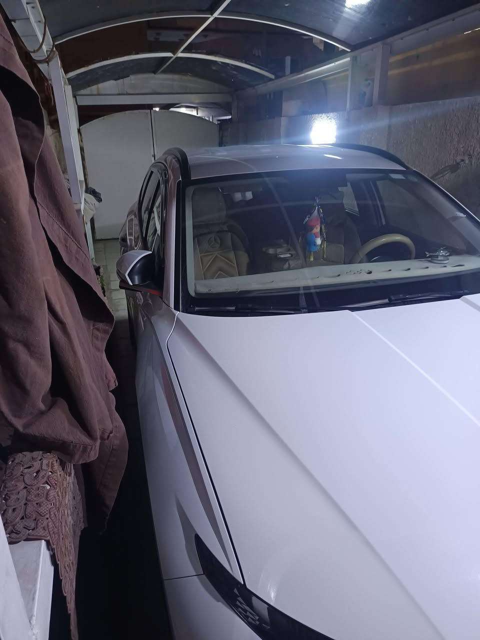 السلام عليكم توكسان 24 مكفولة ماشية 23 
بغداد السعر 215 وبيها مجال ***********
