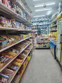 أسواق للبيع في الغزاليه مدير الأمن يتكون من 17براد و محطة مياه معا شقه...