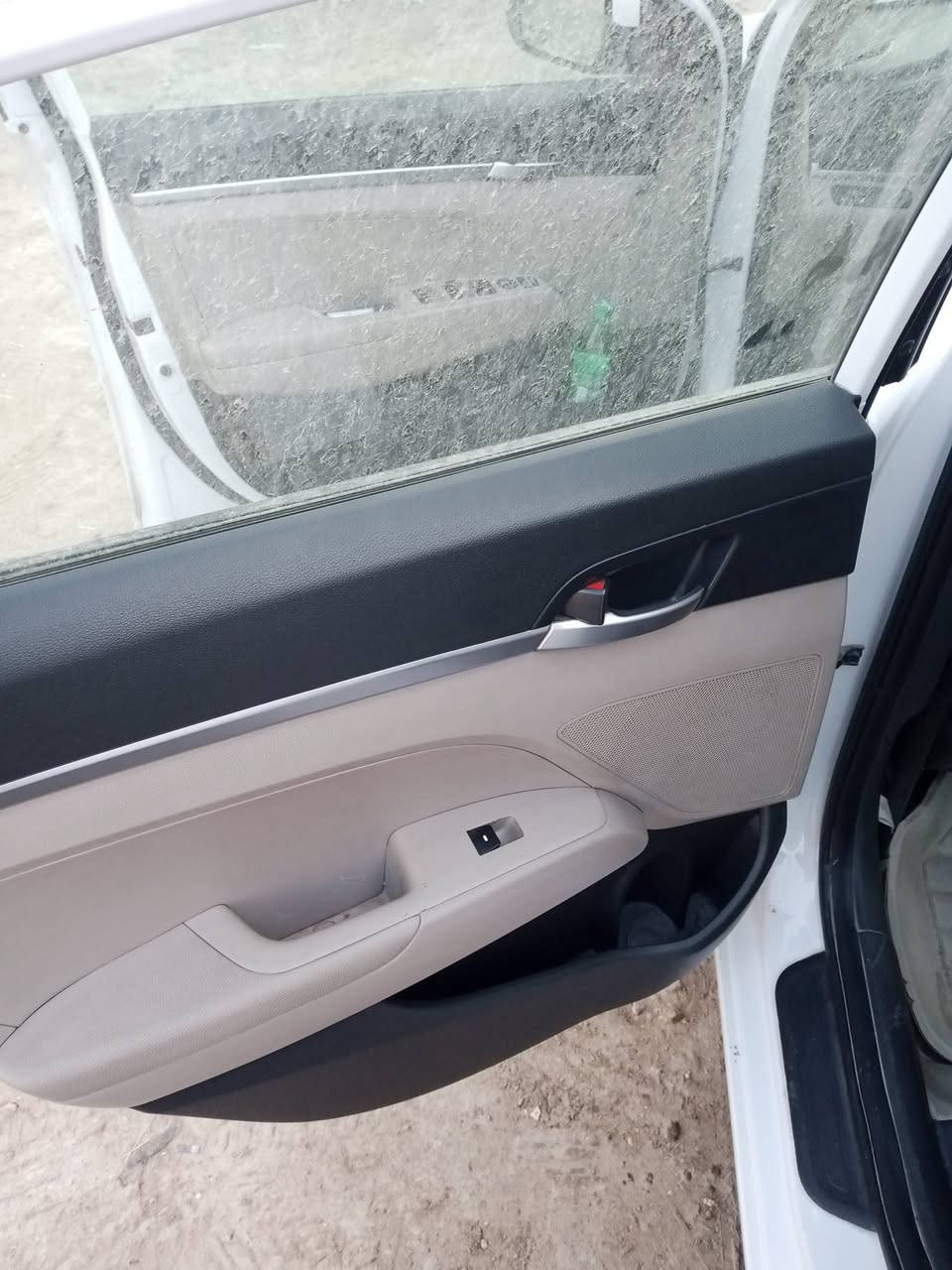 السلام عليكم اخوان النترا 20 خليجيه فول واحد على واحد رقم بغداد انجليزي وليس الماني مقفوله عدا شخط قد اصبع والدعاميه الخلفيه مبدله اصليه ماشيه 129 ما بيها نقص برغي‏‪***********‬‏السعر 164
