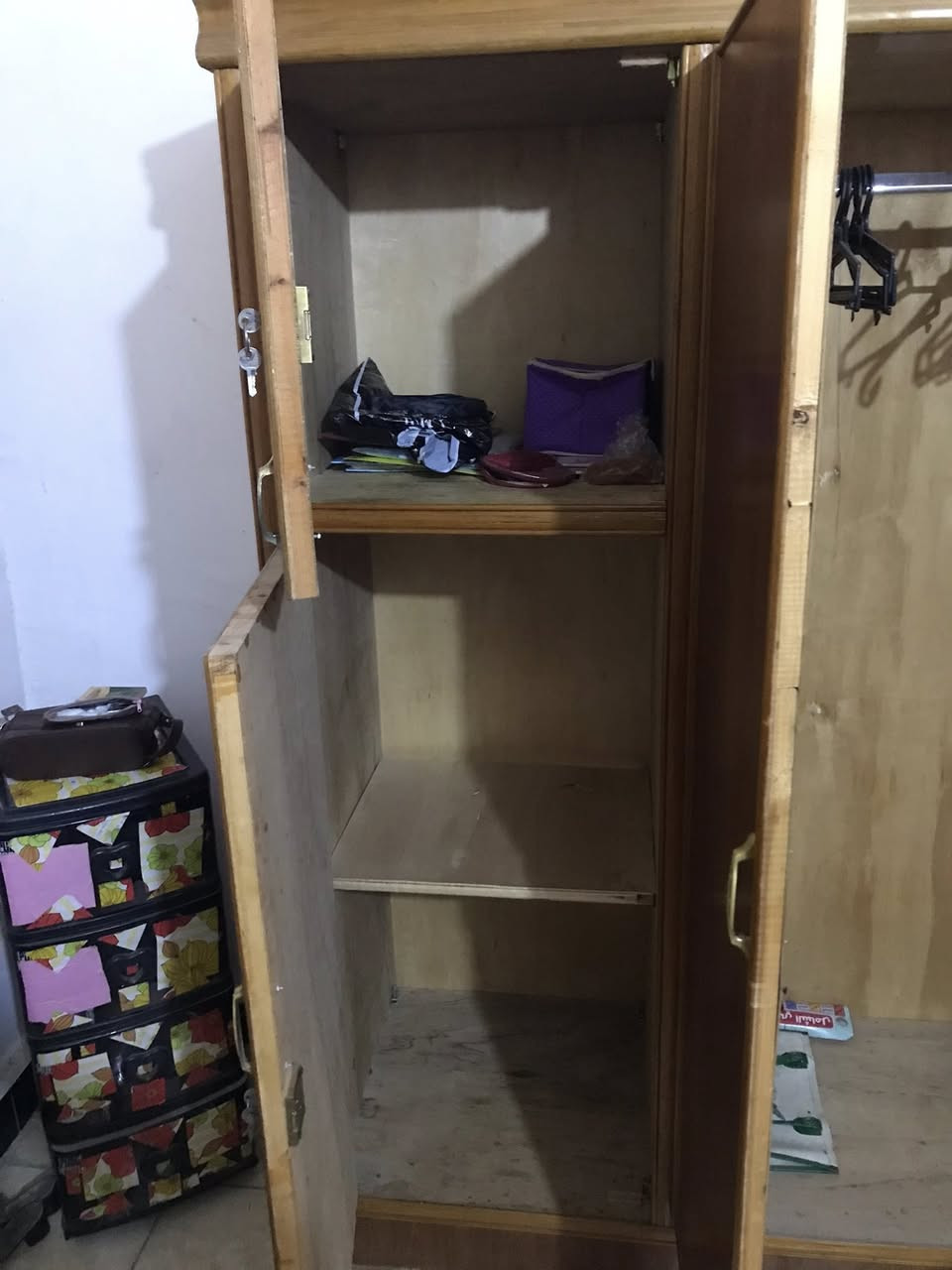 السلام عليكم أغراض للبيع المو شراي ليعلق وليتعبني مكاني بغداد قضاء المحمودية
الكنتور صاج خشب نوعية درجة أولى السعر اب 350 
وبي مجال
الميز الكومدي اب 20 وبي مجال
والمراية كذلك اب 20 وبي مجال 
الجرارات ابو المجرات الواحد اب 20 وبي مجال
كلشي ما بيهن عندي ظرف ومعتاز اريد ابيعهن  للأستفسار ***********  بي واتساب الشراي يتفضل خاص
