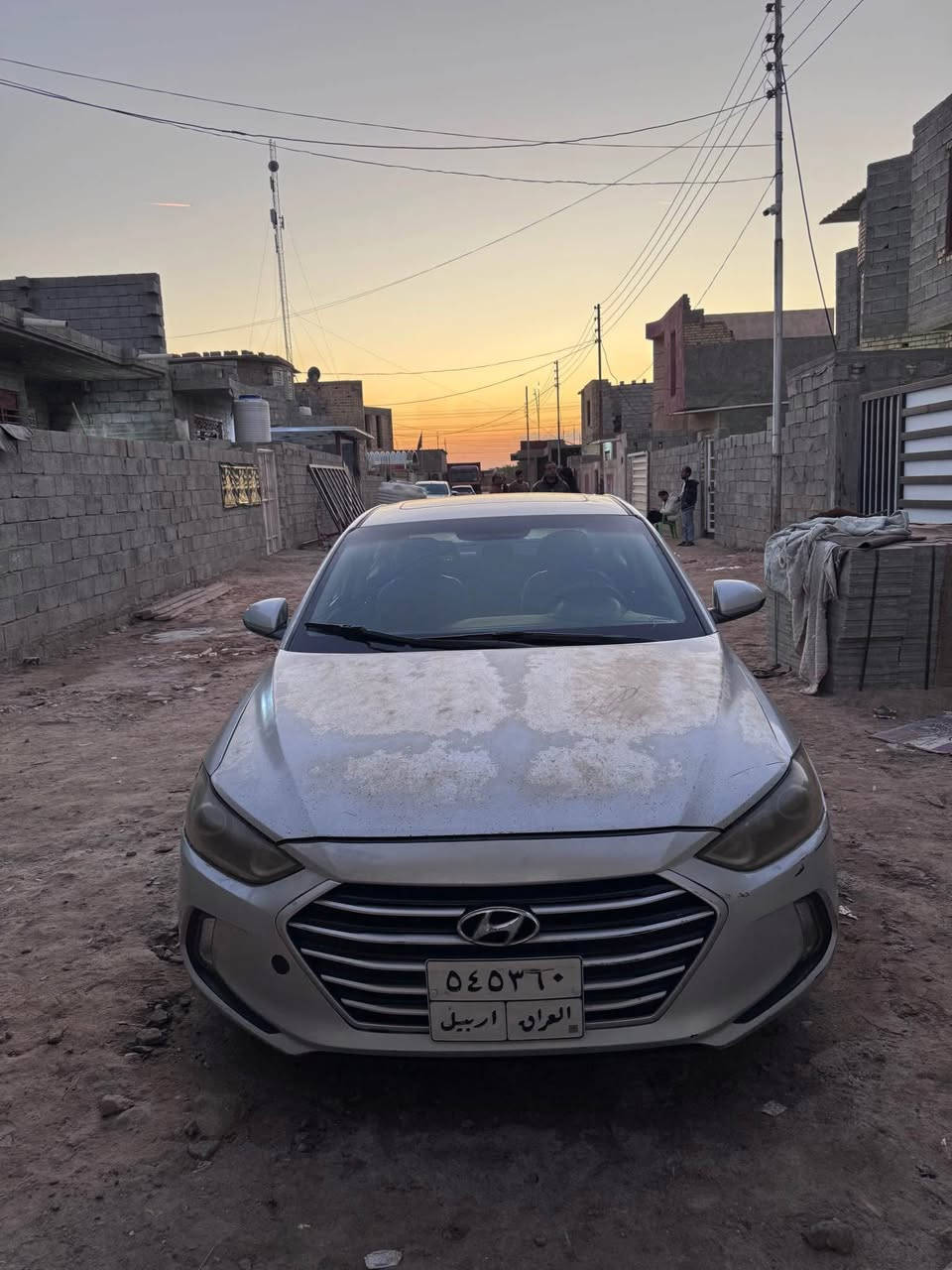 ألنترا 2018 وارد أمريكي فول مواصفات 1/1 
السيارة بيها صفحة كاملة باب وجاملق مبدل نفس اللون مال فتح وصارت بيها طخات وبيها جراد مثل ما واضح ب الصور  .كشر السيار واضح مثل ما بصور السيارة ماشية 83 
السيارة شمالية سنوية منتهية 
سيارة فتحة سقف 
بصمة تشغيل
***********
مكان السيارة شط العرب الكباسي البصرة, العراق
