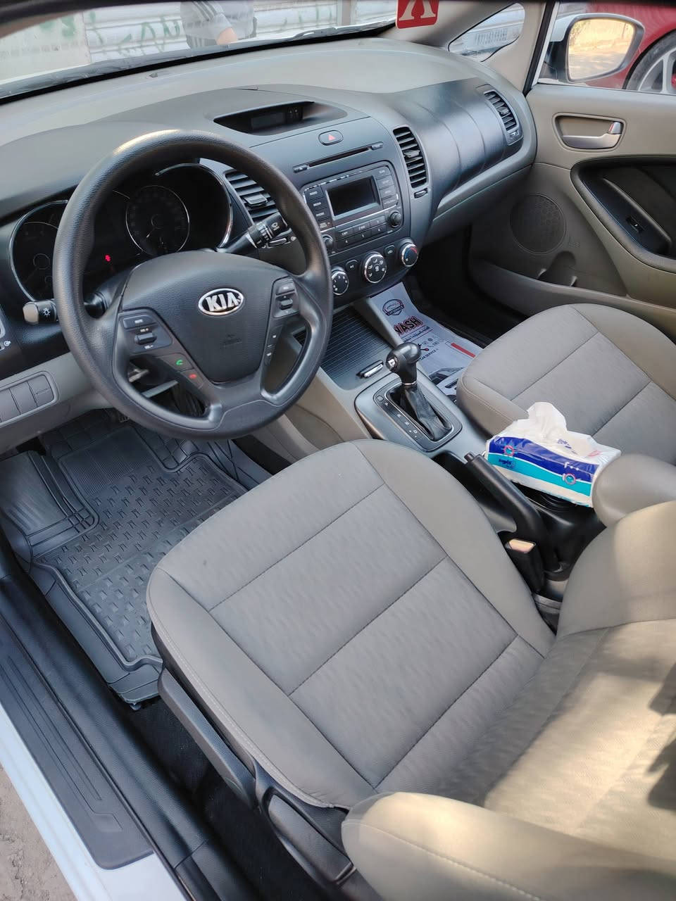 سلام عليكم سيراتو لبيع موديل 16 مكفوله ماشيه 86 رقم سنوية جديده وهز تخم تاير جديد صدر امامي وخلفي جديد *********** بيها بارد  سعر 130 وبيها مجال بصيط
