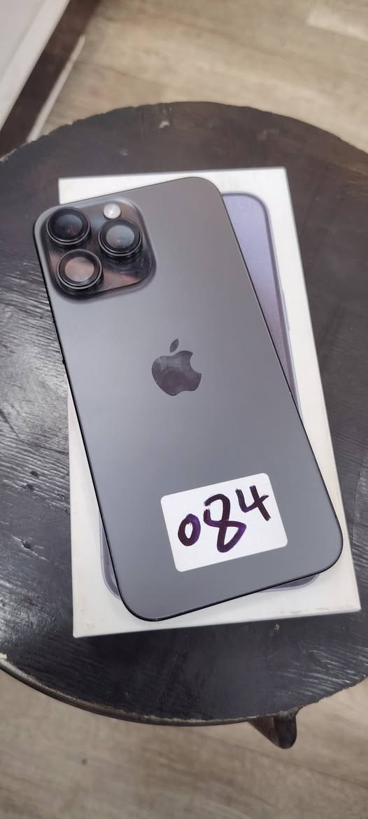 السلام عليكم
ايفون 15 برو ماكس 

ماستر نموذج M 

كامل ملحقات

ذاكرة / 256

بطاريه / 92

الجهاز / مكفول عل فحص 

لون / اسود

المكان / بغداد الدورة

***********

السعر / 980
