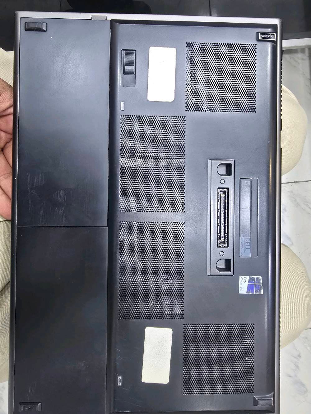 لابتوب ديل Dell Precision M4800 مواصفات كدامك 
معالج Intel Core i7-4800MQ بسرعة 2.70 جيجاهرتز.
الذاكرة (RAM): 8.00 جيجابايت
هارد HHD 512 
نظام التشغيل Windows 11 Pro
بطاريه تعبانه بل استخدام تمشي ربع ساعة و اذا بس شغال ساعه 
اريد مراوس او بيع