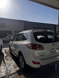 للبيع سنتافيا  موديل 2009 خليجي سيارة سيارة قطرة صبغ ما بيها لا صبغ لا...