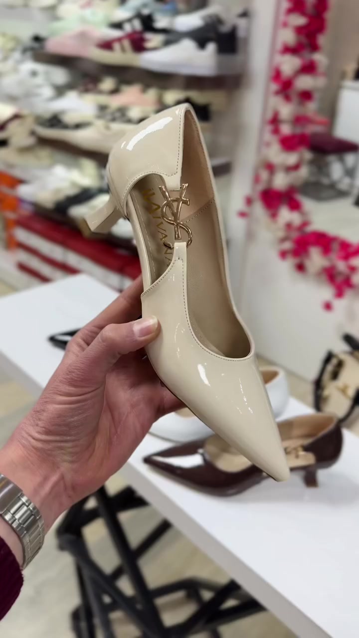 #كولكشن #العيد 😍🤍✨
متوفر #شحن و #توصيل لكافة المحافظات والبلدات 🚚
#ايفانا ❤️
العنوان
#ادلب_شارع_الخمارة_مقابل_مكتبة_الزهراء💚


**إذا كنت صاحب هذا الإعلان وتريد حذفه لأي سبب، رجاءا أرسل رسالة إلى الدعم الفني**