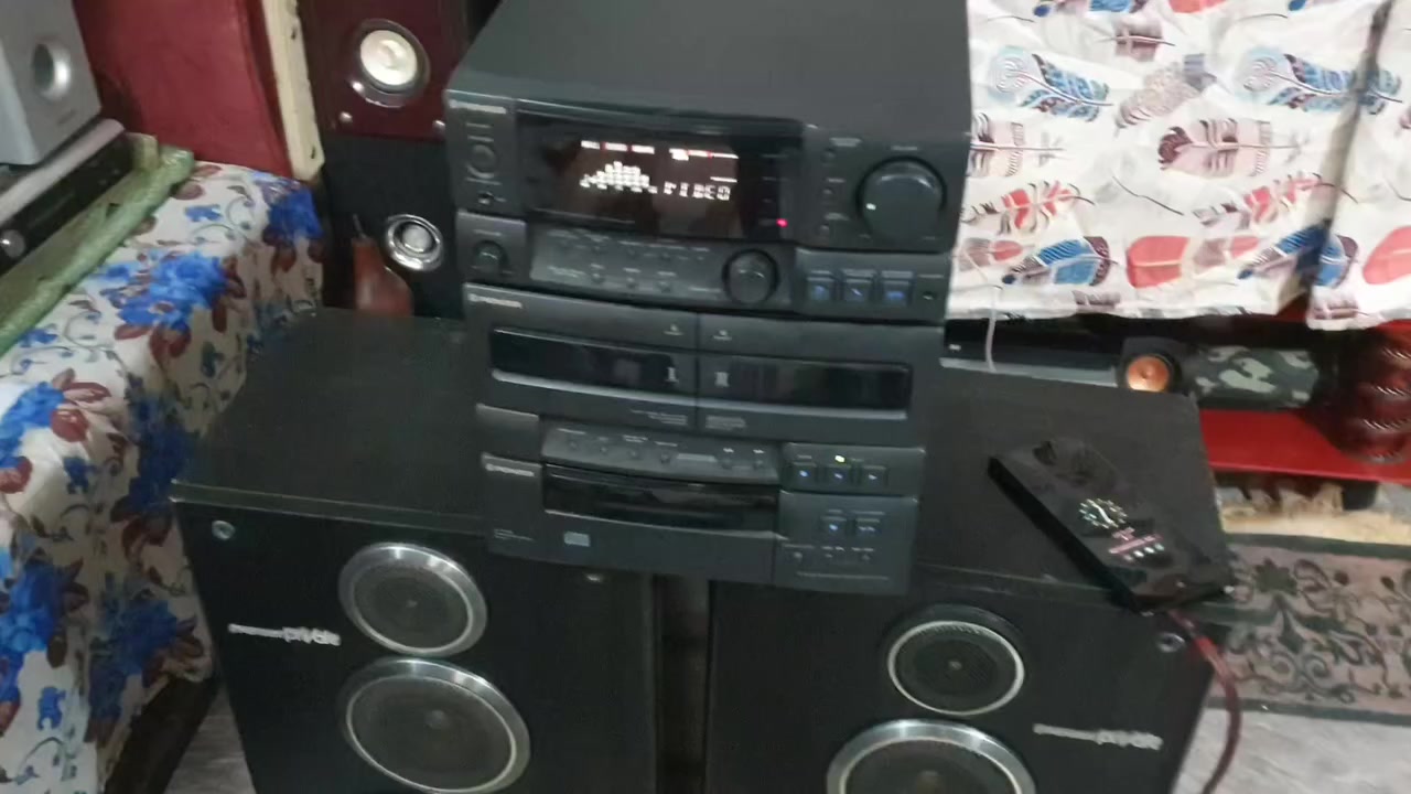 ام بلي فاير بايونير  ٢٢٠ فولت موضح بالفديو والصور  مع سماعات بايونير  السعر ١٢٠ الف الحلة مهندسين الاتصال على الخاص او موبايل  ***********  يوجد توصيل
