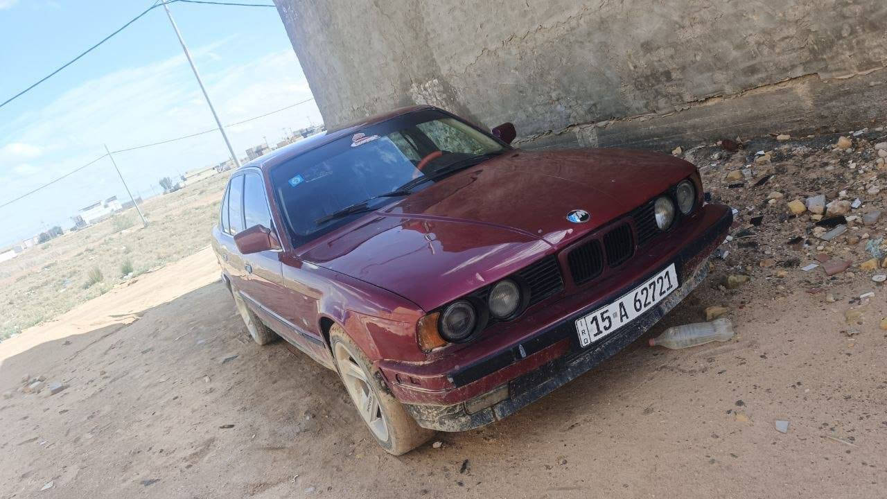 بيع مستعجل بي ام 520 كير عادي مكينه مسكر تخم تاير جديد سياره جاهزه من كلشي رقم انكليزي مكاني نجف ***********
