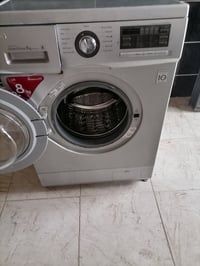 غسالة للبيع ال جي ٨ كيلو شرط الشغل بدون عيب بلاديه بدون تصليح السعر ٢٠...