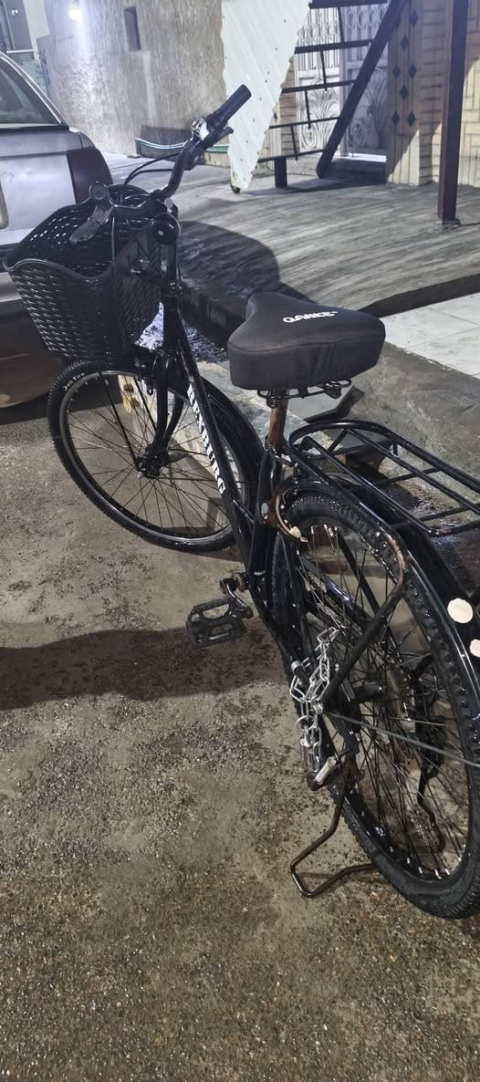 السلام عليكم كباتن 
هذا البايسكل للبيع ب 125 ألف دينار 
للاستفسار ***********
