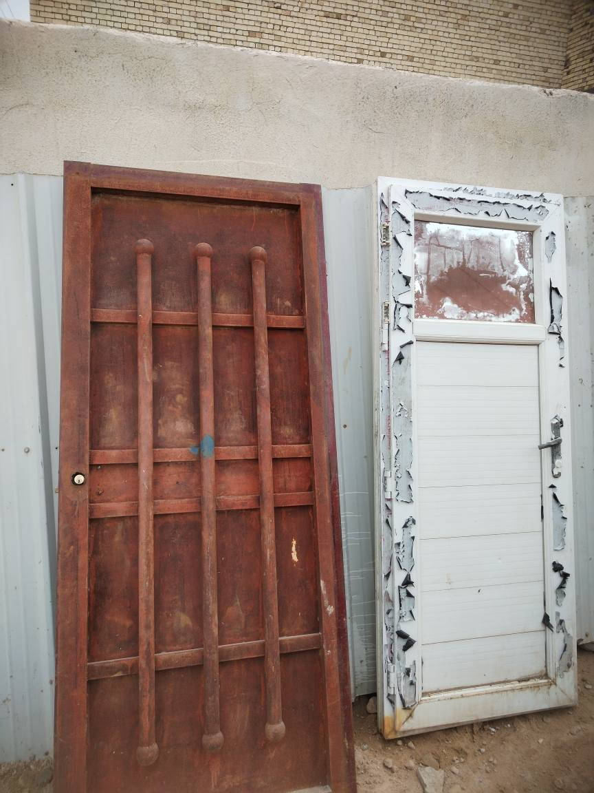 مكلف بلنشر بيبان وشبابيك كما واضح بلصوره تريد تجي شوفهن بعد افضل كلهن ب٤٠٠ وبيهن مجال قليل *********** النجف, العراق
