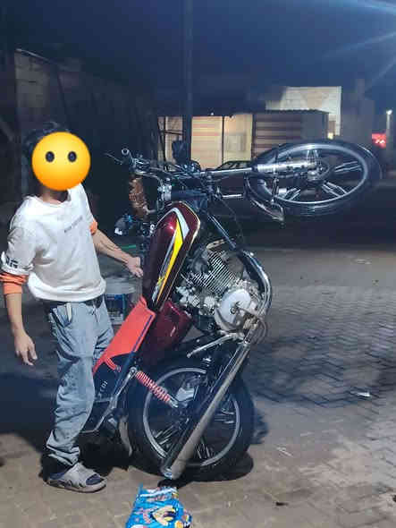 سيفان 5كير مديل2020 بس بيع ما اراوس 
كهرباعيات كلها شغاله مكينه مفتوحه الدراجه تاخذها شلعه أو معدل الدراجه مكفوله بدون أوراق بكاني بغداد حي اور 
الهاتف *********** واتساب الدراجه عارضها 450
