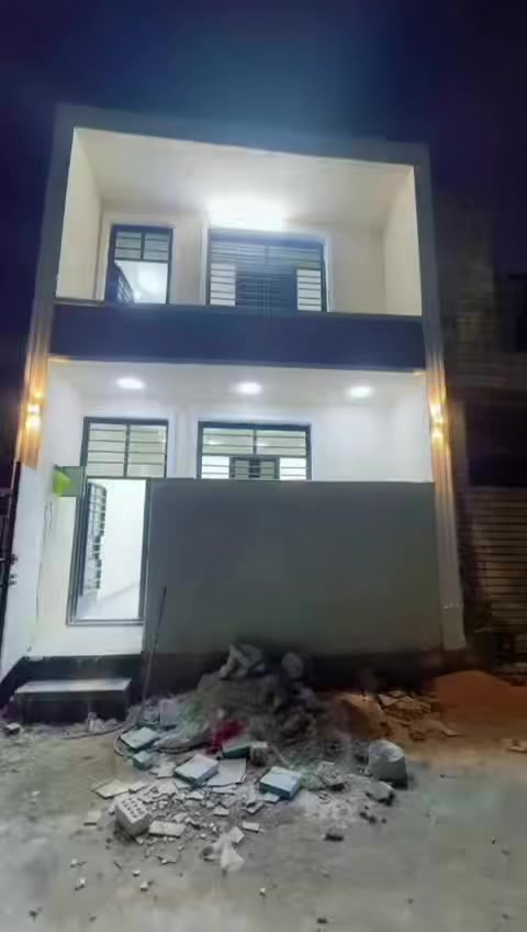 السلام عليكم بيت 50متر جاهز للسكن بناء حديث المكان زراعي كفاءات السيديه خلف كليه  السلام الخدمات ماء مجاري كهرباء الشوارع تبليط المنطقه سكنيه
سند 25 إقرار محكمه 
 السعر60 
يوجد نظام اقساط ***********
 وات ساب ***********
