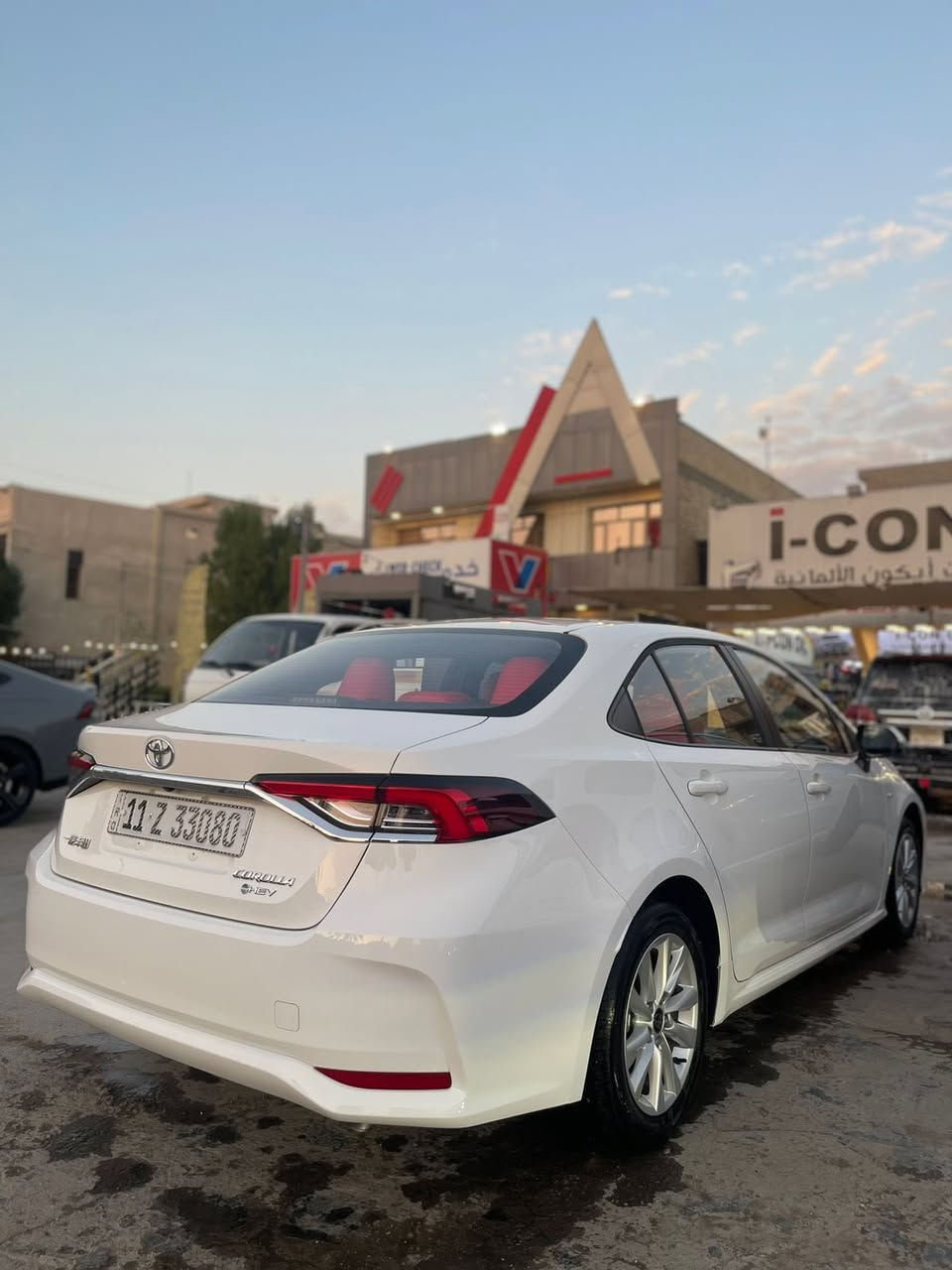 سلام عليكم للبيع كورلا هايبرد موديل 2025 رقم بغداد السياره جديده كلش ماشيه 11 الف حقيقي تايرات الشركه اسبير منازل ارضياته بالصندوك ممستعمله داخل جلد احمر كشن السايق كهرباء راداد بصمه دخول ذكي لد امامي بصمات 2  كتلوكات الشركة موجودات السيارة مكفوله كفاله عامه من الصبغ والبارد مكان السيارة بغداد للاتصال ***********

