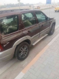 من رخصت الدمن سياره مازده موديل ٢٠٠١بلادي بس بنيد مصبوغ سعر ٥٠ او مراو...