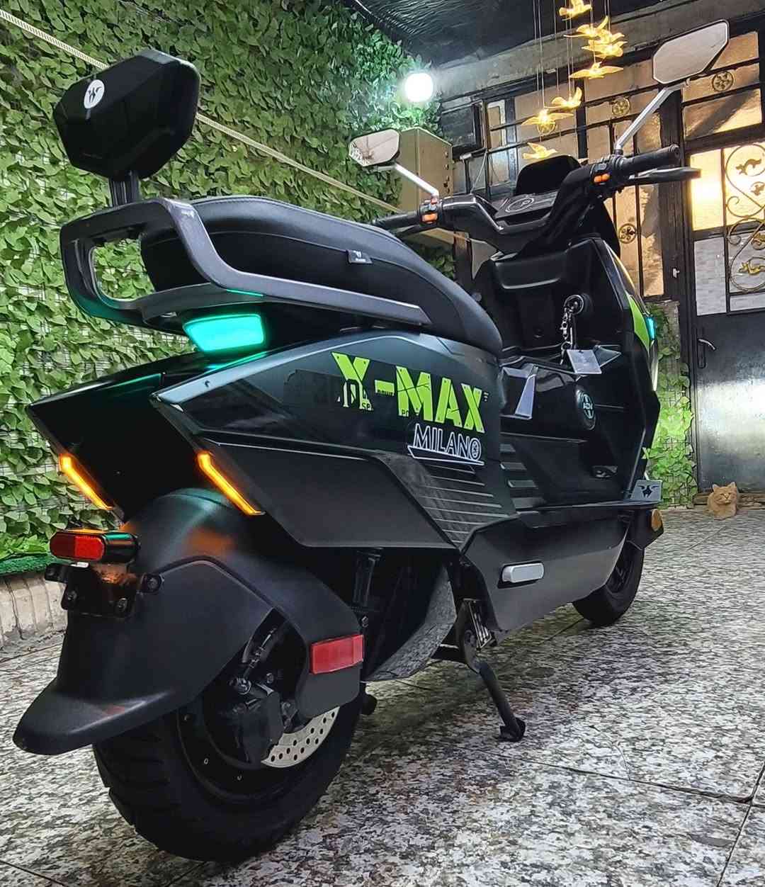 السلام عليكم..دراجه _XMAX.300_..وكالة _MILANO_ السرعه الفعليه _80.k
بطاريه [ليثيوم _50_ امبير ] ..البطاريه إلكترونيه..تقطع مسافه اكثر من [.100.] كيلو بل شحنه الواحده...تشغيل ..بصمه ..سويج ..كارت..تشغيل عن بعد وجهاز مانع سرقه..مخرج USP..وتايبسي...بلوتوث...تكدر تربط البطاريه على الهاتف ...نظام APS أمامي...(ضمان سنه كامله _بطاريه و_ملف  و_ عقل ) 
السعر =مليون و500_قفل ..مكاني بغداد الشعب قرب محكمة الشعب الجديده على الشارع العام الشراي يتصل...***********..واتساب موجود
