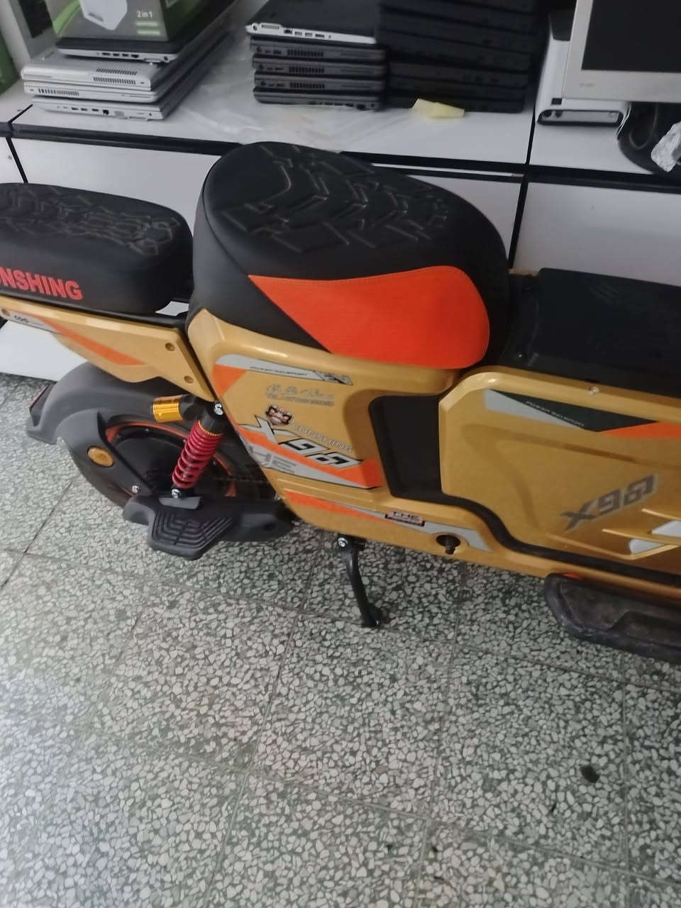 دراجة شحن جديده استخدام اقل من اسبواع غير متواجد على الفيس الاتصال على الرقم ***********
  بيع مستعجل
