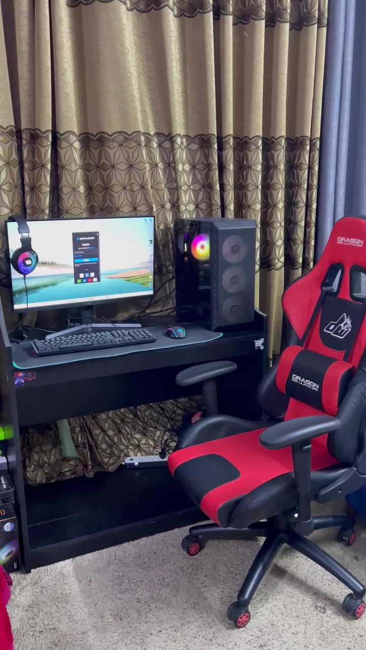 تت
كرت شاشة RTX4060 8g
رامات 16 سرعة 3600 RBG DDR4
معالج i5-12400f
تخزين  M.2 واحد تيرا بايت سرعة 3400
شاشة Full HD  من شركةACO حجم 27 تدعم 180هرتز
ماوس كيبورد سماعات من شركة REDRAGON
يو بي اس 1500VA 
مارس باد RGB
تبريد هوائي من شركة DarkFlash  RGB
مع كرسي كيمنك  من شركة REDRAGON
مع ميز كيمنك اسود نضافة 99‎%‎ 
نضافة الحاسبة بشكل كلي 95‎%‎ ستخدام قليل جدا 3 اشهر تجي تفحص وجرب وبخدمتك ستفسار ع رقم 
***********
السعر 1350.000 مليون و350 الف
* ملاحظه المراوح اضائه ار بي جي بس مااعرف اشغلهن
