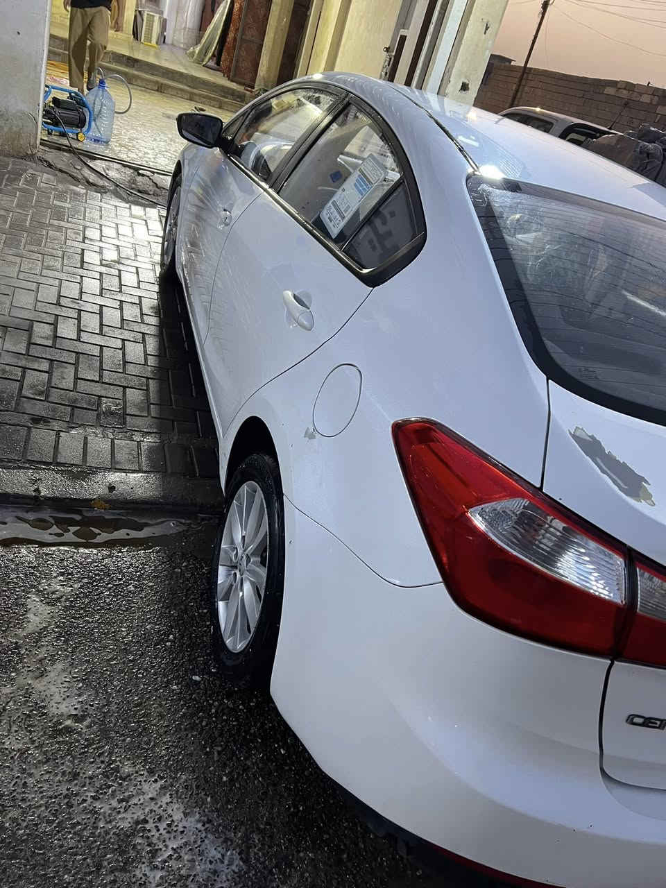 السلام عليكم 
للبيع كيا سيراتو مديل 2014
ماشية 155 الف 
السيارة جاهز كير مكينة طخم تاير حداد 
بيها مكانات صبغ موجود صوره السونار بلمنشور
السعر 118 
رقم بصرة تحويل ثاني يوم
مكان السيارة البصرة الطويسة
***********
