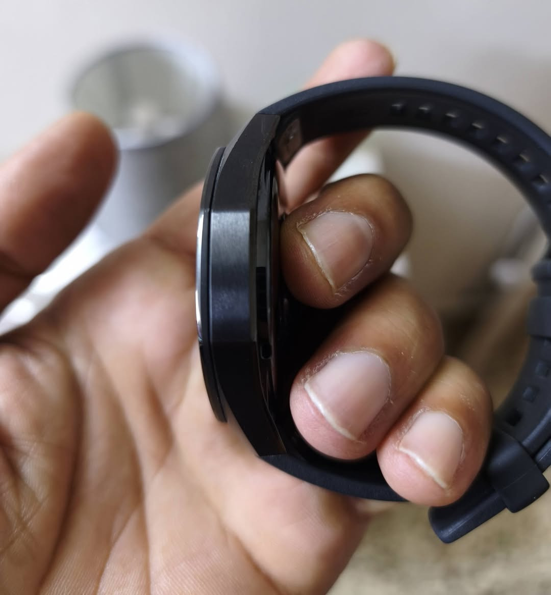 السلام عليكم 
للبيع للبيع 
ساعه هواوي GT 5 pro 
السعر 225 الف قابل للتفاوض 
غراضها كامله لون اسود 
مكاني بغداد 
اتواجد في شارع فلسطين أو حى اور 
للتواصل فقط على الواتساب 
***********
