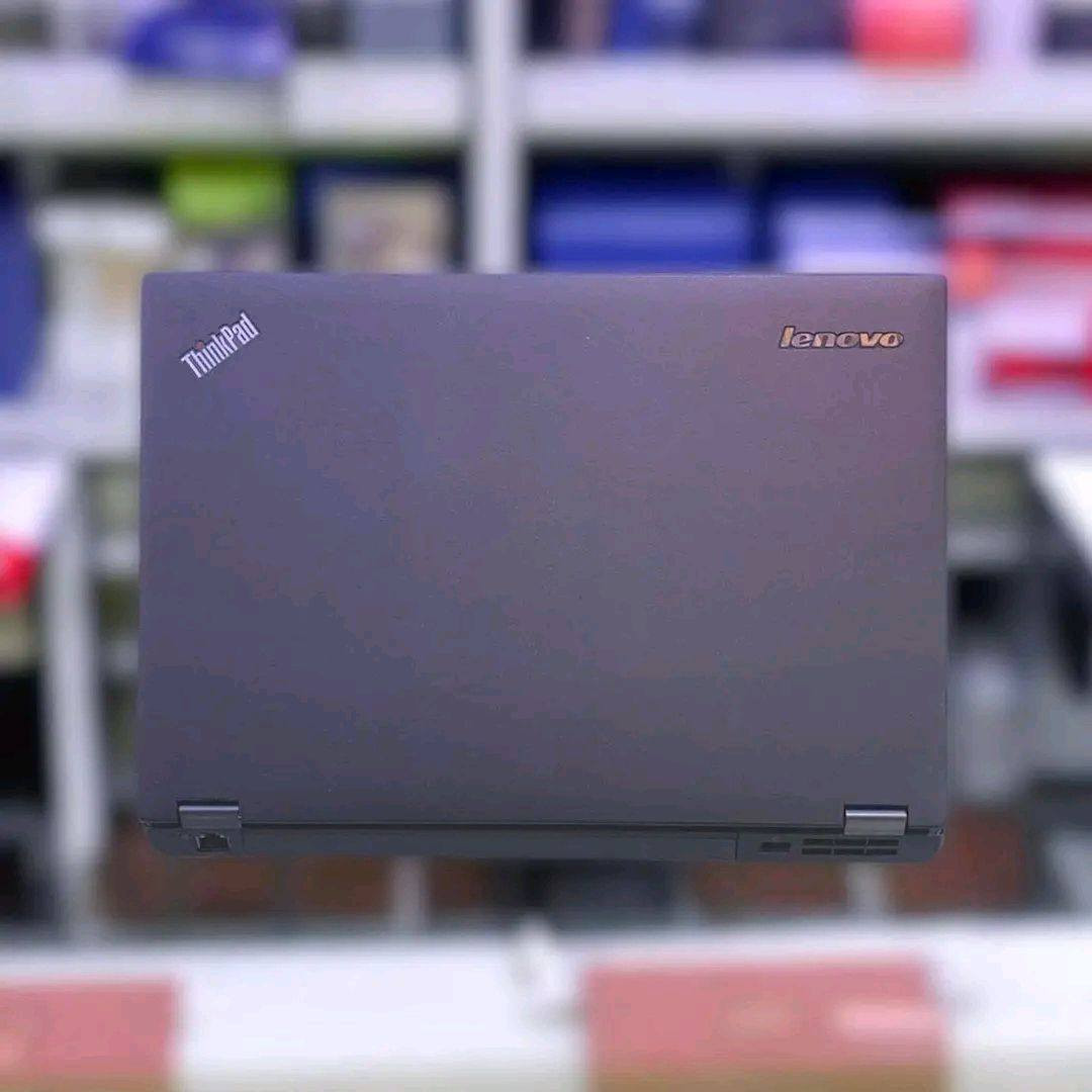 الكوراي سفن اللينوفو بXXX 🔥
لابتوب يجمع بين القوة والاناقه والنحافة والسعر التنافسي ✨💫
Lenovo thinkpad T440P

المعالج : core i3/i5/i7 الجيل الرابع 
كرت الشاشة: 2 كيكا انتل 

الرام: 8 كيكا سلاسة عالية 🏎

الهارد: 120 كيكا SSD قابل للزيادة 🗄

الشاشة: حجم كبير  14 انش دقة ممتازة 🖥

كاميرا أمامية 📷
كيبورد عربي انكليزي ✍
بطارية ممتازة تشغل من 2 إلى 5 ساعات 🔋
 اللابتوب يحتوي على كافة التطبيقات الأساسية ✨
تطبيقات الأوفيس مفعله ✨

مع هدايا
ماوس وماوس باد 🖱
جنطة لسهولة التنقل 💼
شاحن اصلي 🔌

الضمانات: 
ضمان فحص كامل قبل الاستلام والدفع 💳

ضمان اسبوع كامل 💯
.......................
اللابتوب ممتاز جدا للموظفين والطلاب ومثالي لاصحاب المكاتب والطابعات باستخدام الوورد والاكسل وممتاز لمشاهدة الأفلام واليوتيوب بجودة عالية وسلاسة فوق الخيال
.......................
يتوفر توصيل لجميع المحافظات 🚗

السعر:
i3: 159 الف
i5: 169 الف 
i7: 189 الف
يتوفر خصم للكميات 🌟
للاستفسار: ***********
