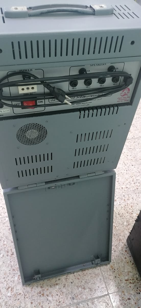 مكلف بلنشر
جهاز جاسكوو باب اول وسماعتين جهاز بيه فقط تردد ضعيف
سعر ((300الف) ) 
النجف هذا رقمي ***********
