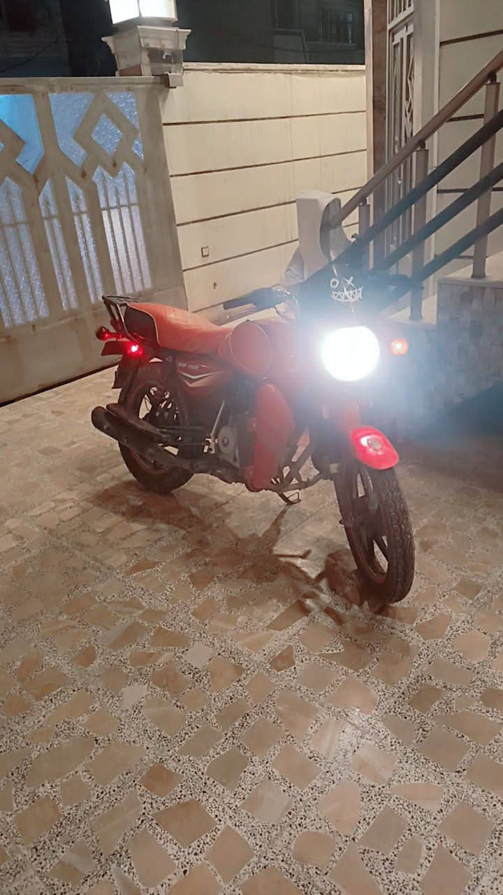 سلام عليكم دراجه بوكسر البيع دراجه نضيفه ناقصه بس تفيلس موديل2020سعره800مكاني بغداد  رقم*********** بيه واتساب
