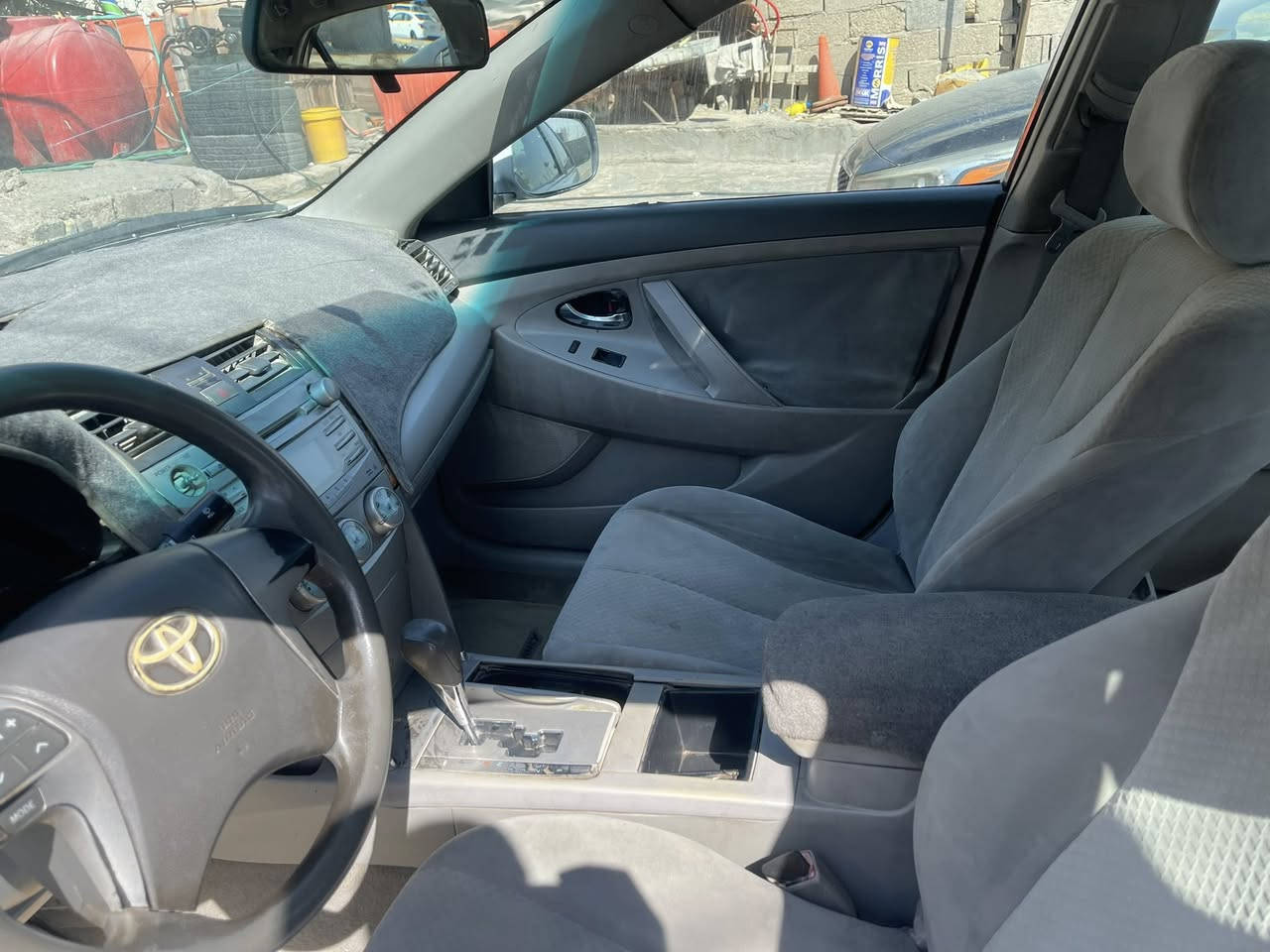 سلام عليكم
كامري موديل 2009 ادوات ادوات ادوات مكفولة من الكص والضربة القوية لونه فيلي مصبوغة ابيض تغير لون فقط 
حداديه نص 
الكهرباء كله شغاله
تبريد شغال
تاير 80/100
كير مكفول المحرك تبخير فقط 
غرفته الداخليه 90/100 نضيفة وكلشي بداخله شغال
كشن السايق كهربائي شغال بل كامل 
سعره 25 ورقة بيه مجال قليل اعتذر عن المراوس والاقساط ***********
