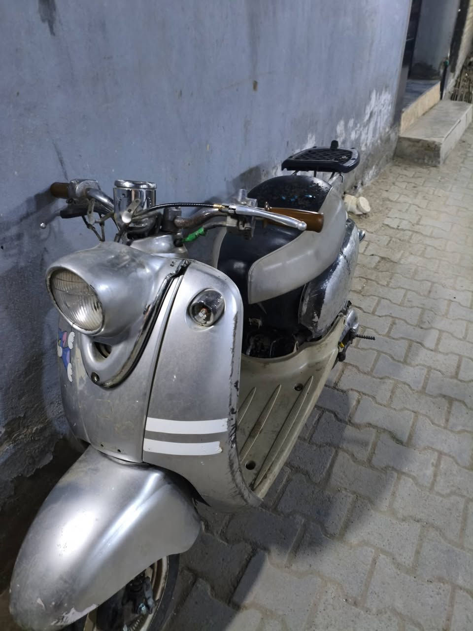 سلام عليكم دراجه  60 عبد الحليم  
هندر واحد تشتغل بكل وقت 
نقص ستاند وباتريها ضعيف
تايرات نضيفات
الدراجه مجفتها جديد صارلي يومين حاليا علسحك 
السعر 160 مكاني بغداد الكريعات


**إذا كنت صاحب هذا الإعلان وتريد حذفه لأي سبب، رجاءا أرسل رسالة إلى الدعم الفني**