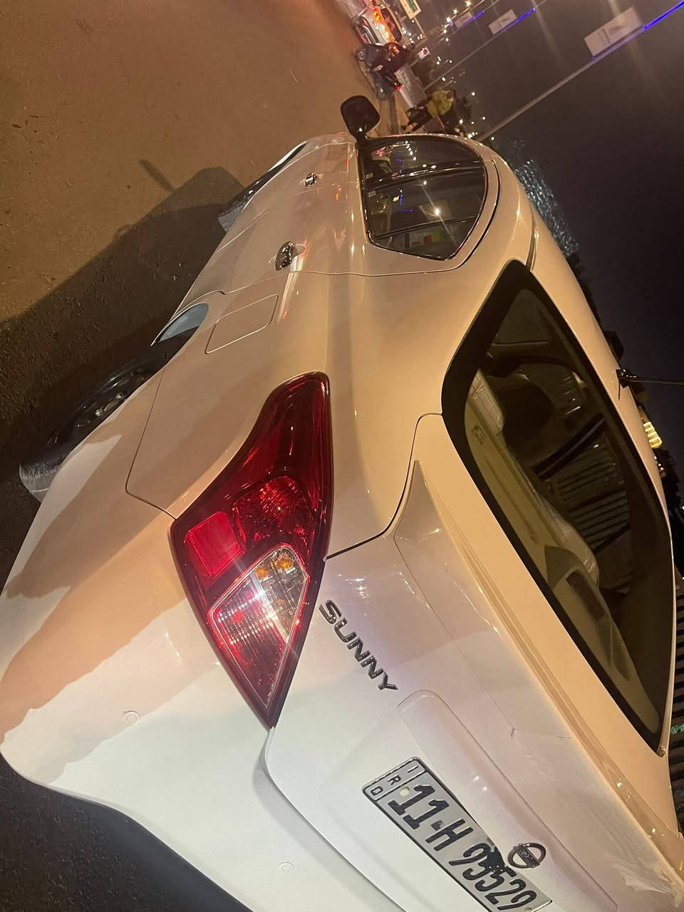 نيسان صني ٢٠١٩ هندي بليته زرگة ماشيه ٤٥ الف نظيفه جدا بدون نواقص  بيها باب سايق مبدل جديد بدون اي صبغ بسبب طخه بسيطه جدا
وبيها  شخطين صغار مصلح بارد 
عنوان بغداد الدوره
رقم بغداد
رقم بغداد
السعر ١١٠
للإتصال عالرقم ***********
