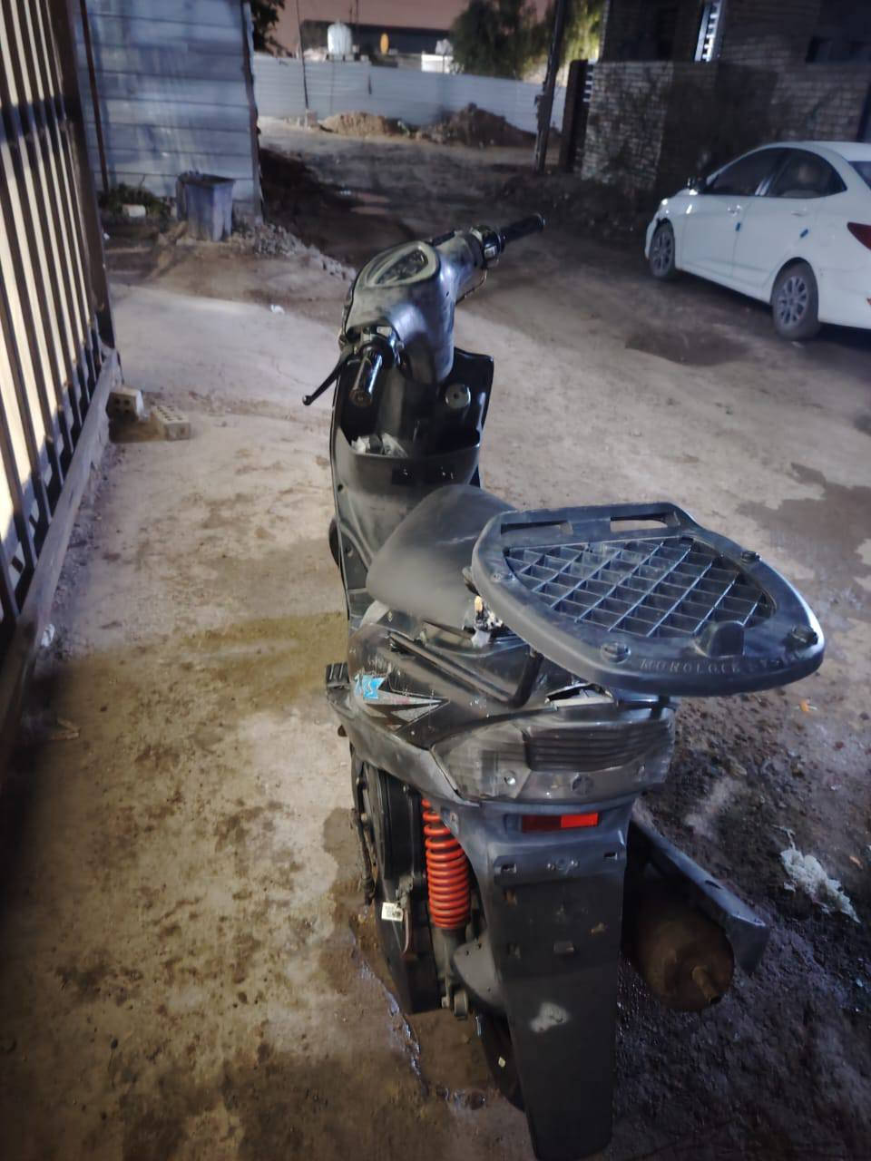 سلام عليكم دراجة ماكس عدلة مكفولة كفالة عامة نكرة كهربايات كاملة ختم وية شاصي  زوج تايرات جلاتين اصلي كاملة متكاملة  لعنوان بغداد تقاطع دريش ***********.       سعر   850
