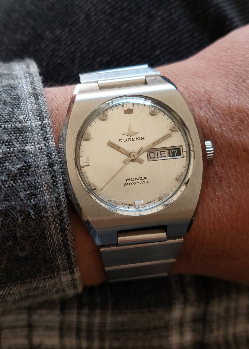 لبيع من نوادر . دوجينا . سويسري .
مكنة اوتوماتيك . 
مكنة 25 حجر 
قطرها 36او 37
منفد شهري والاسبوعي 
ساعة نظافة ممتاز 
وسعرها ١٧٥ ألف.


**إذا كنت صاحب هذا الإعلان وتريد حذفه لأي سبب، رجاءا أرسل رسالة إلى الدعم الفني**