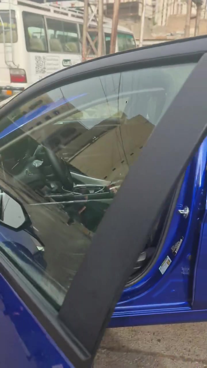 السلام عليكم
النترا موديل٢٠٢٣ وارد أمريكي حادثه مبين بصوره سياره مكفول من الصبغ فقط بارد سياره جديده مغلفه دواخل حراري  
بصميتن 
لايت زنون 
رادار
حساس امامي خلفي 
كامرا دواره
مكينه ٢٠٠٠دوش المرغوب 
 التواصل *********** مكاني بغداد الاسكان 
السعر ١٤٥
