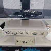 ميز بلازما • نظيف • مستعمل