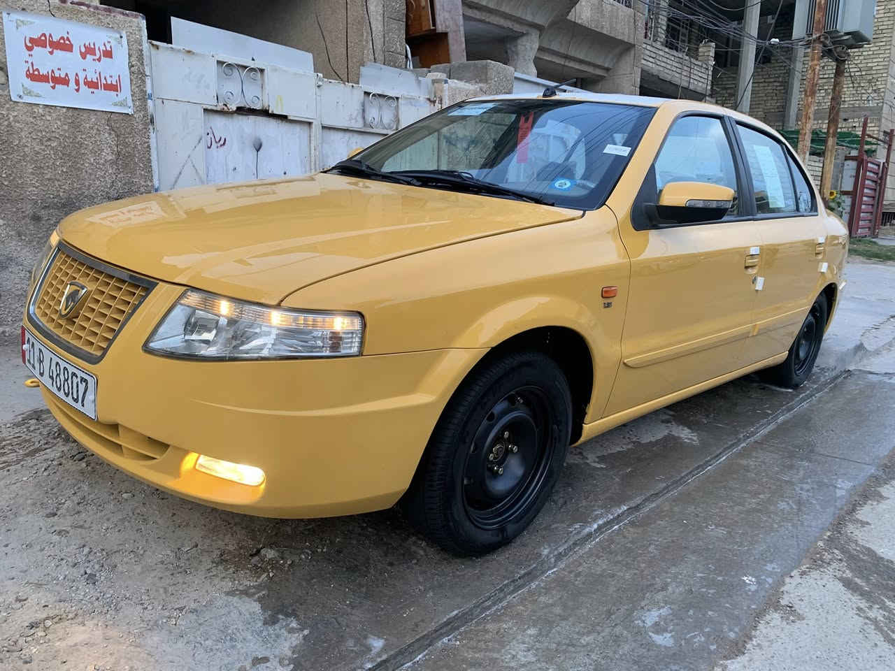 سلام عليكم سمند سورن موديل /2011
كفاله من كير ومكينه وصدر مامي خلفي وتخم تاير 
تبريد ثلج داخل جديد كوليته بلادي على وضع الشركه رقم انكليزي مصفره هيئه وغرامات 
تحويل مباشر ماشيه ١١٩ الف سويجات ثنين مال شركه  فقط بيه بارد بالحافه مال جاملغ الخلفي يم لبكلايت وبارد بالباب لوره لصدر هم شي كولش قليل ممبين تراي مال زيرو 
اقره لمنشور وخابرني واني خادمك لتكولي ماقريت لمنشور لو ماعرف اقره 
لسعر ٥٧ وبيه مجال 
***********  بغداد البياع
