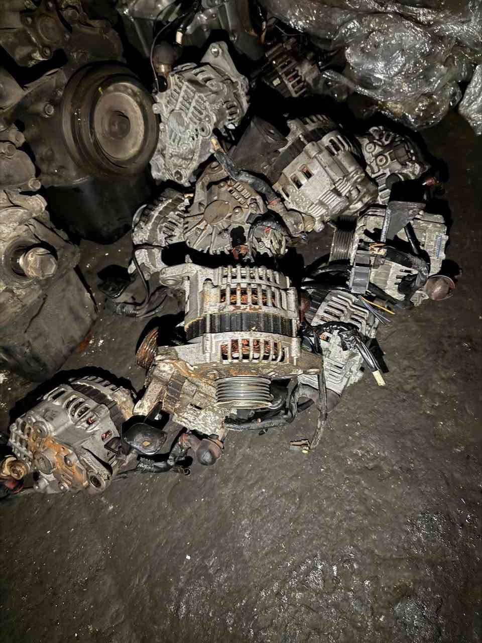 توفر قطع غيار نيسان سني 
يوجد توصيل كافه محافظات العراق
للتواصل ***********
