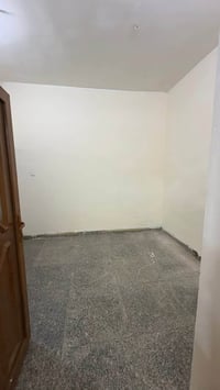 للإيجار للإيجار‼️ في القادسيه🏯✨ شقه طابق ارضي🏠  المواصفات: (مصبوغه وجا...