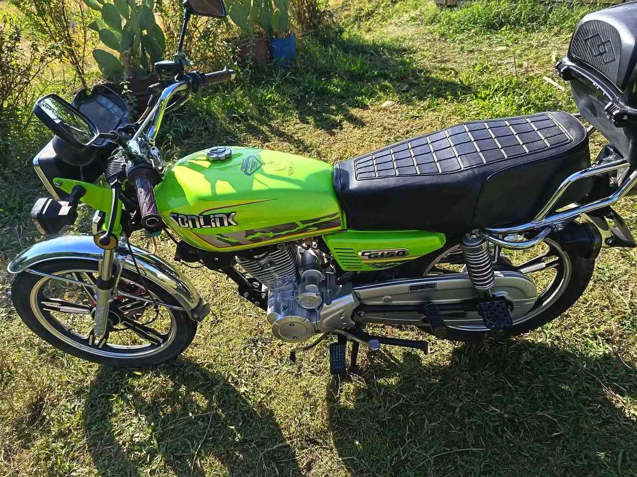 سافانه للبيع 24مكفوله كامله ما ناقصها اي شي اوراق كامله للبيع 700وبيها مجال بسيط ***********
