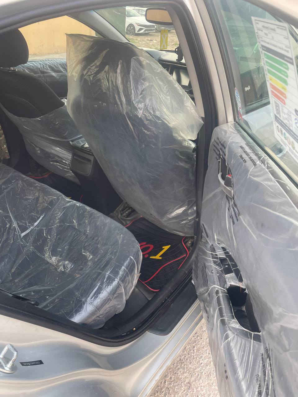 السلام عليكم سياره النترا فول موديل ٢٠١٧ ابيع مصبوغة حزام السعر 100$وبيه مجال قليل للاستفسار اتصال على رقم ***********
