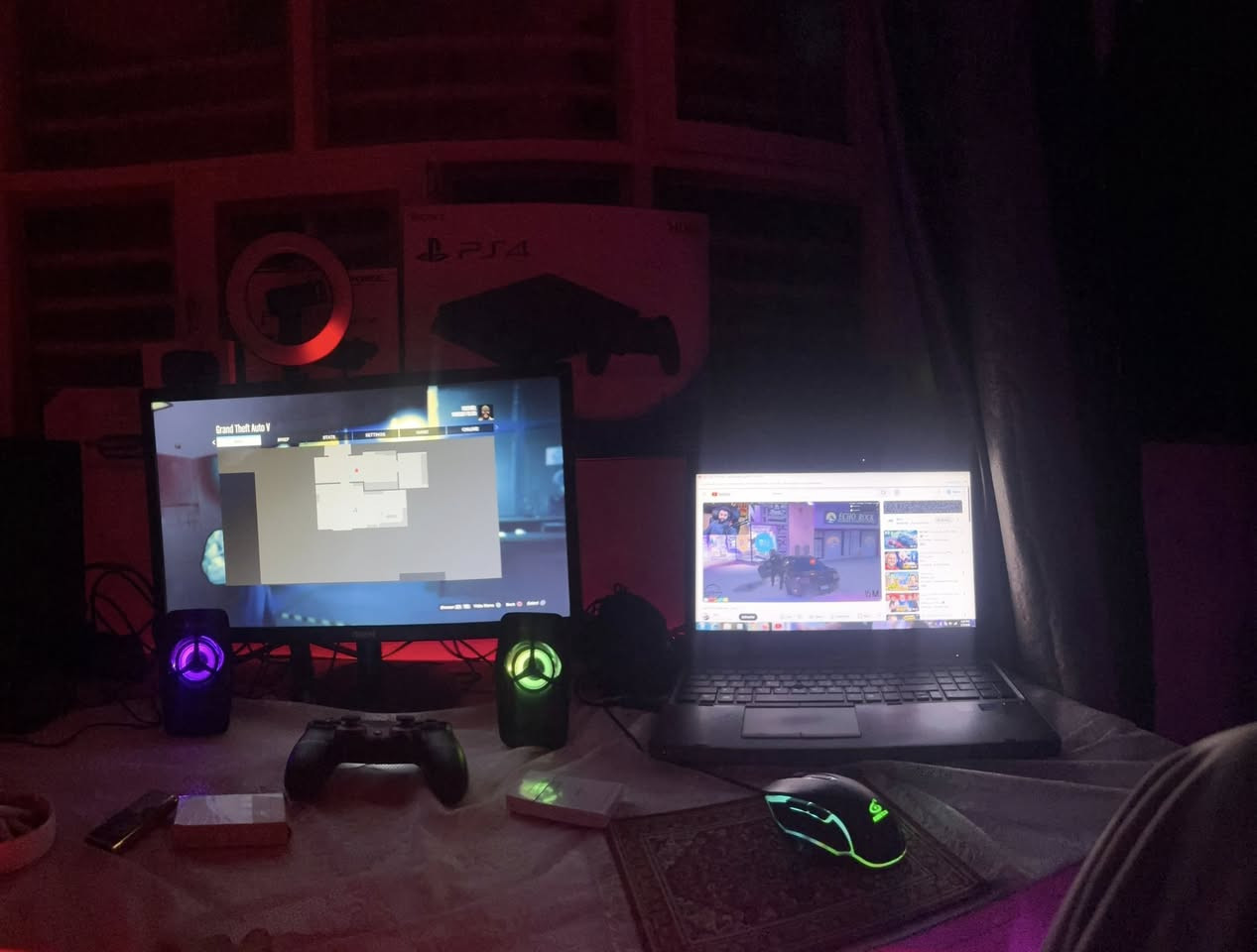 سلام عليكم 
بلي 4 مهكر  نضفافة 100:100  
1تيرة 
مع شاشة مثل ما موضح 
مع الملحقات سمعات  وستاند مبرد  مال بلي يدة 
وحدة 
السعر 375 الف 
الاتصال ***********
