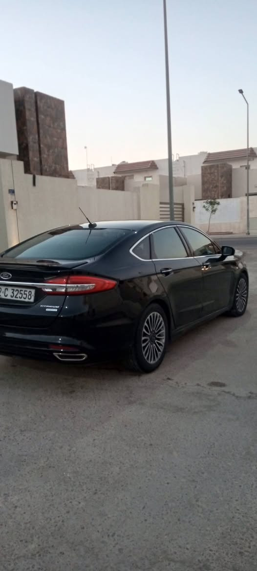 فورد فيوجن 17 فول مواصفات تيتانيوم فئة eco boost 
محرك 2.0 تيربو
كلين بدون حادث ولا صبغ فقط دعاميه 
السيارة مشايه 88 الف 
رقم اربيل هزه لشهر 8 -2026
للبيع او مراوس 
*********** واتساب
