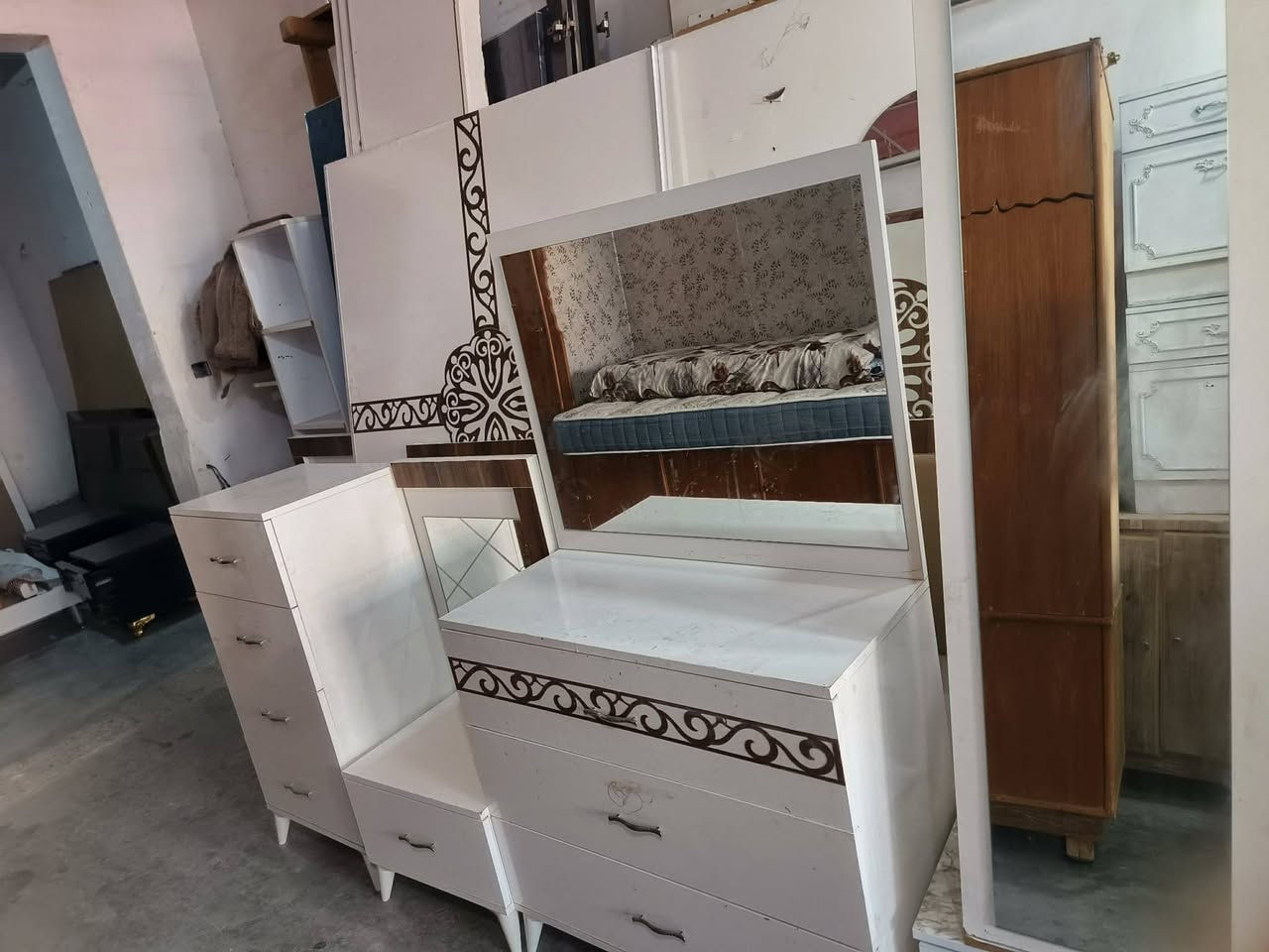 غرفەنوم تورکی 7قطعە 230الف بدون دوشک سعر230 عنوان کرکوک
***********

***********
