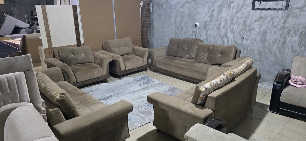 أغراض مستخدمة لي بيع كل نضيف لي سعر اتصل عنوان سليماني سه رجنار قريب من محطة كهرباء يم مسجد مشخلان   .... *********** بي واتساب
