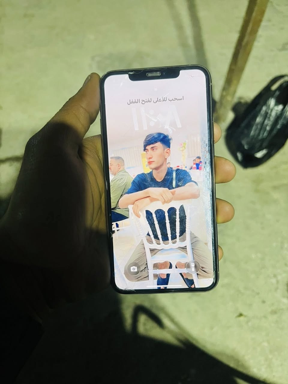 آيفون برو ١١ماكس بطارية  ٨٧السعر ٣٠٠ وبي مجال***********
