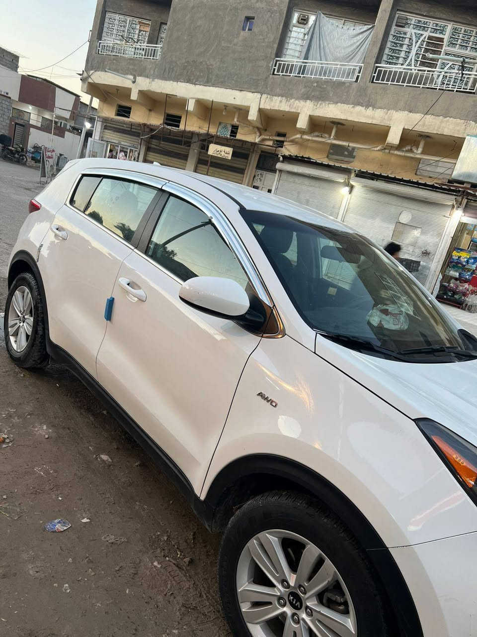 سياره سبورتج للبيع
موديل 2017  وارد أمريكي محرك 2400 ماشيه 90 الف ومحرك كير نظيف،،تخم تاير نظيف والداخل نظيف 
الضرر فقط بالجامرلغ الامامي شبر

السعر 170
الرقم ديالى والتحويل ثاني يوم*********** مكلف بنشر رقم صاحب سياره موجوده في بعقوبه
